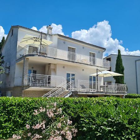Apartments Elizabeta Dramalj Bagian luar foto