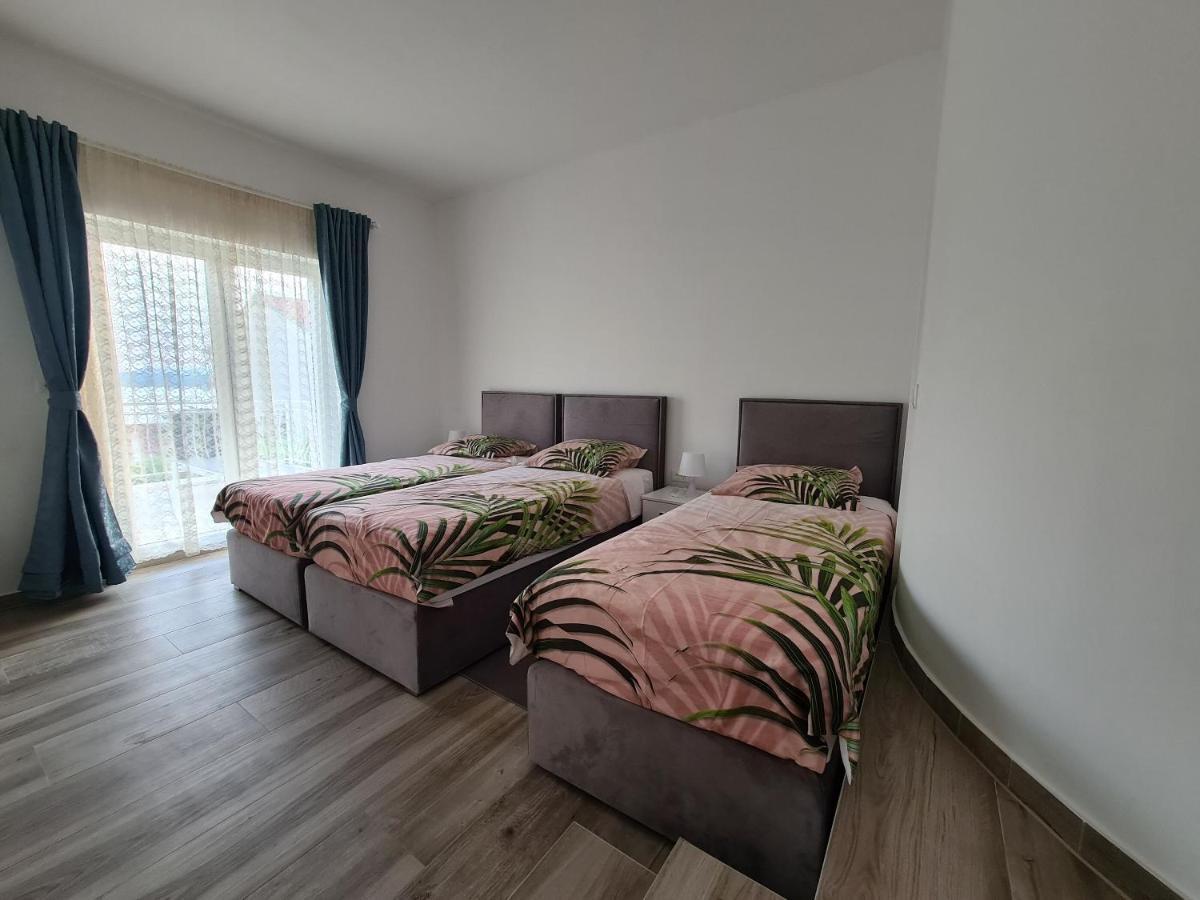 Apartments Elizabeta Dramalj Bagian luar foto