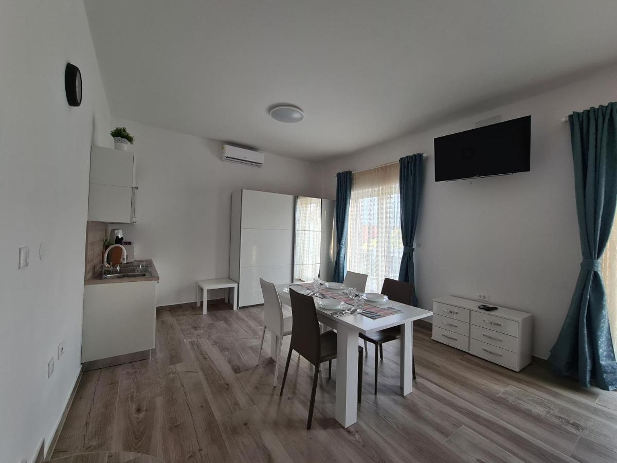 Apartments Elizabeta Dramalj Bagian luar foto