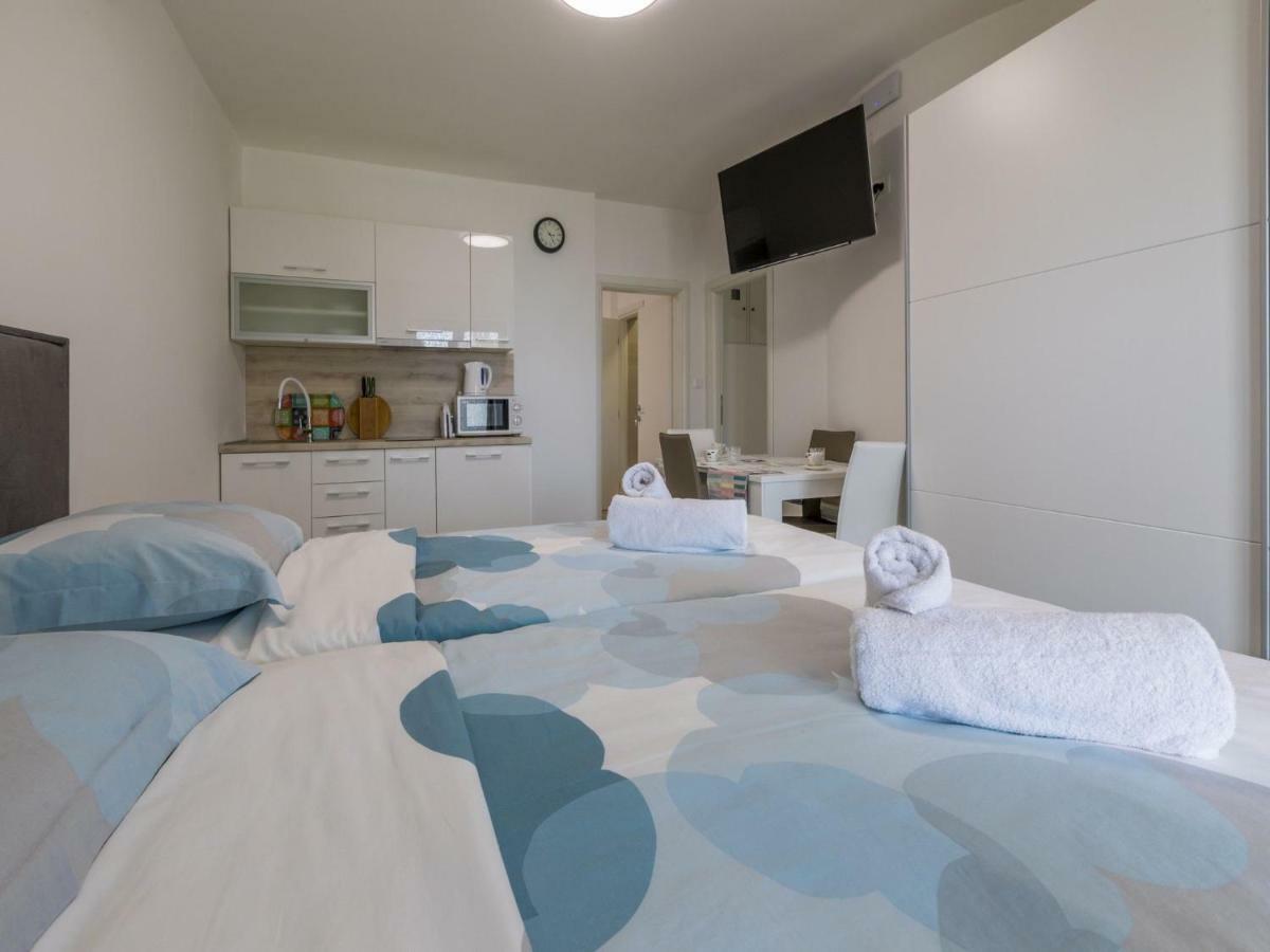 Apartments Elizabeta Dramalj Bagian luar foto